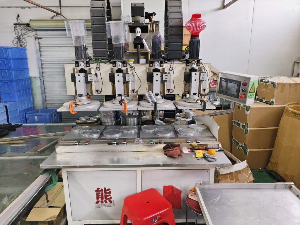 Plastic box forming machine for packaging production